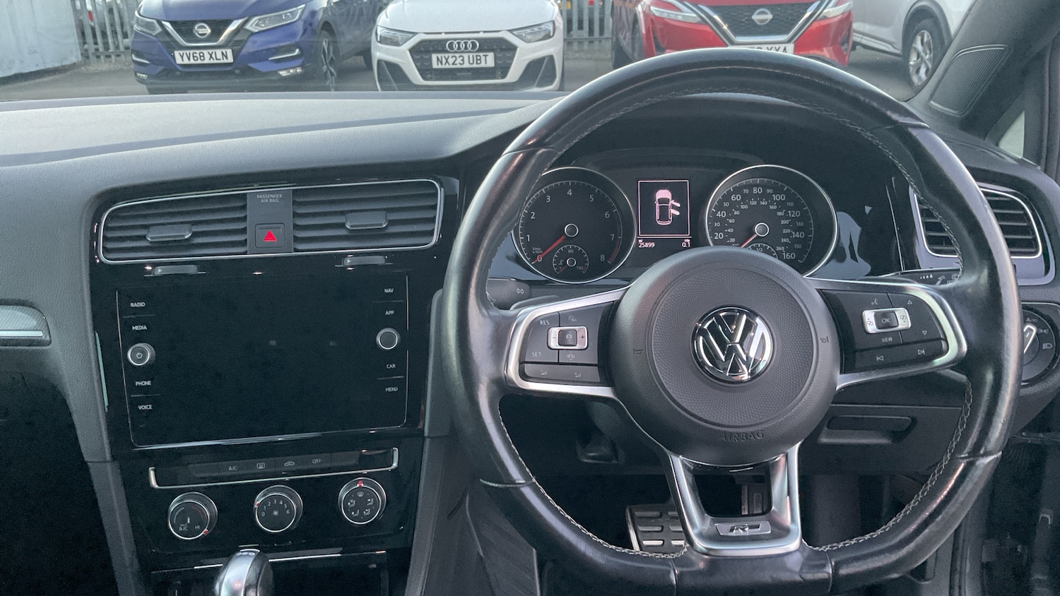 Used Volkswagen Golf 2019 for sale - 76891628: Photo 10