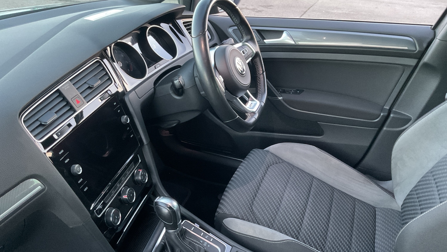 Used Volkswagen Golf 2019 for sale - 76891628: Photo 9