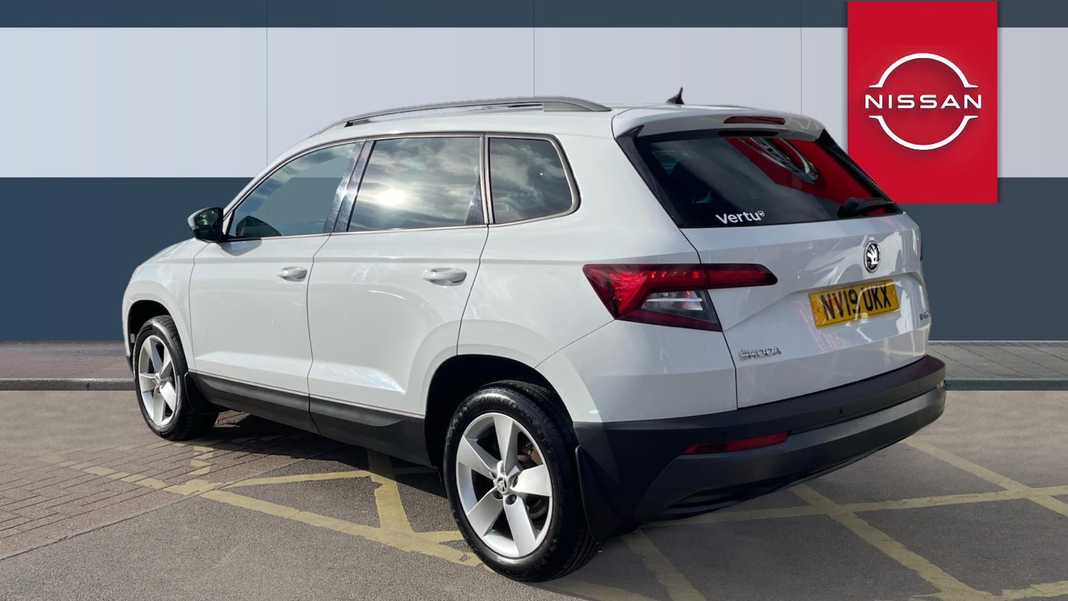 Used Skoda Karoq 2019 for sale - 76299269: Photo 2