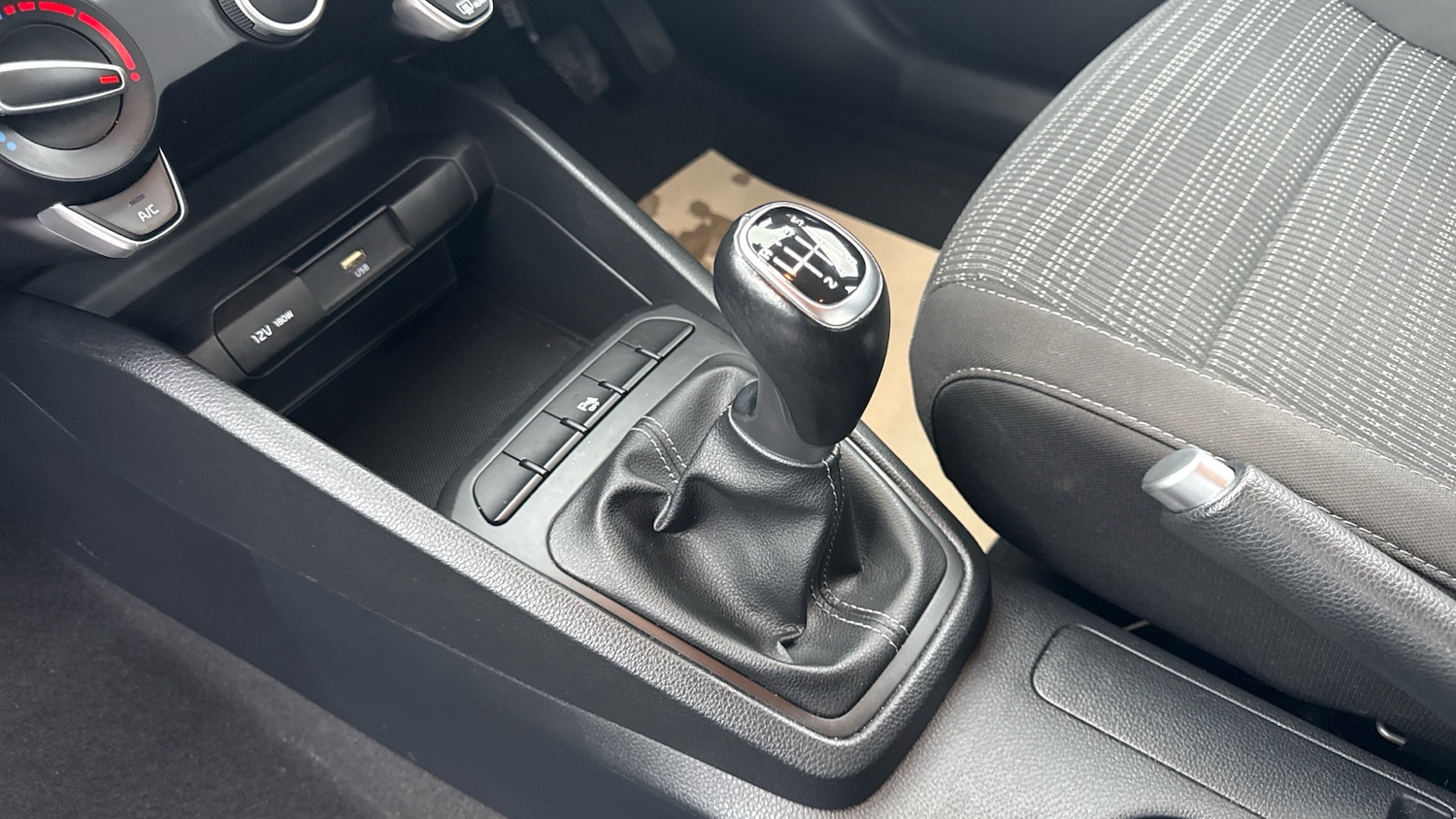 Used Kia Stonic 2022 for sale - 77392524: Photo 13