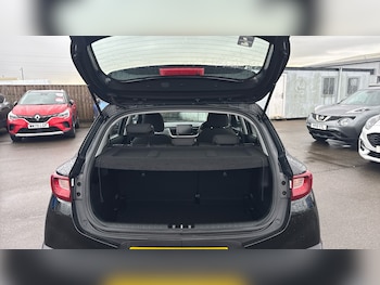 Used Kia Stonic 2022 for sale - 77392524: Photo