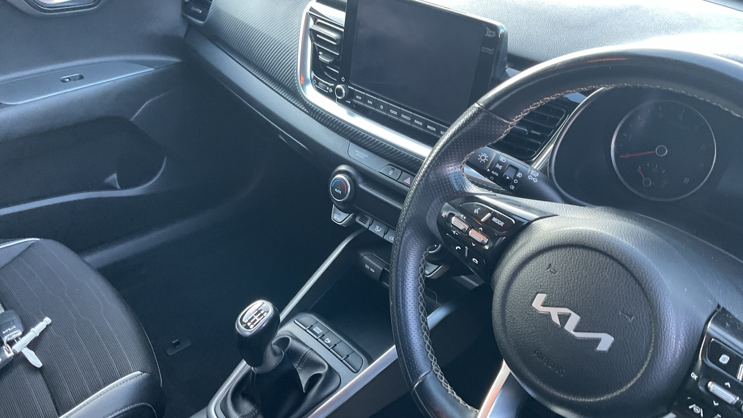 Used Kia Stonic 2022 for sale - 76762345: Photo 14