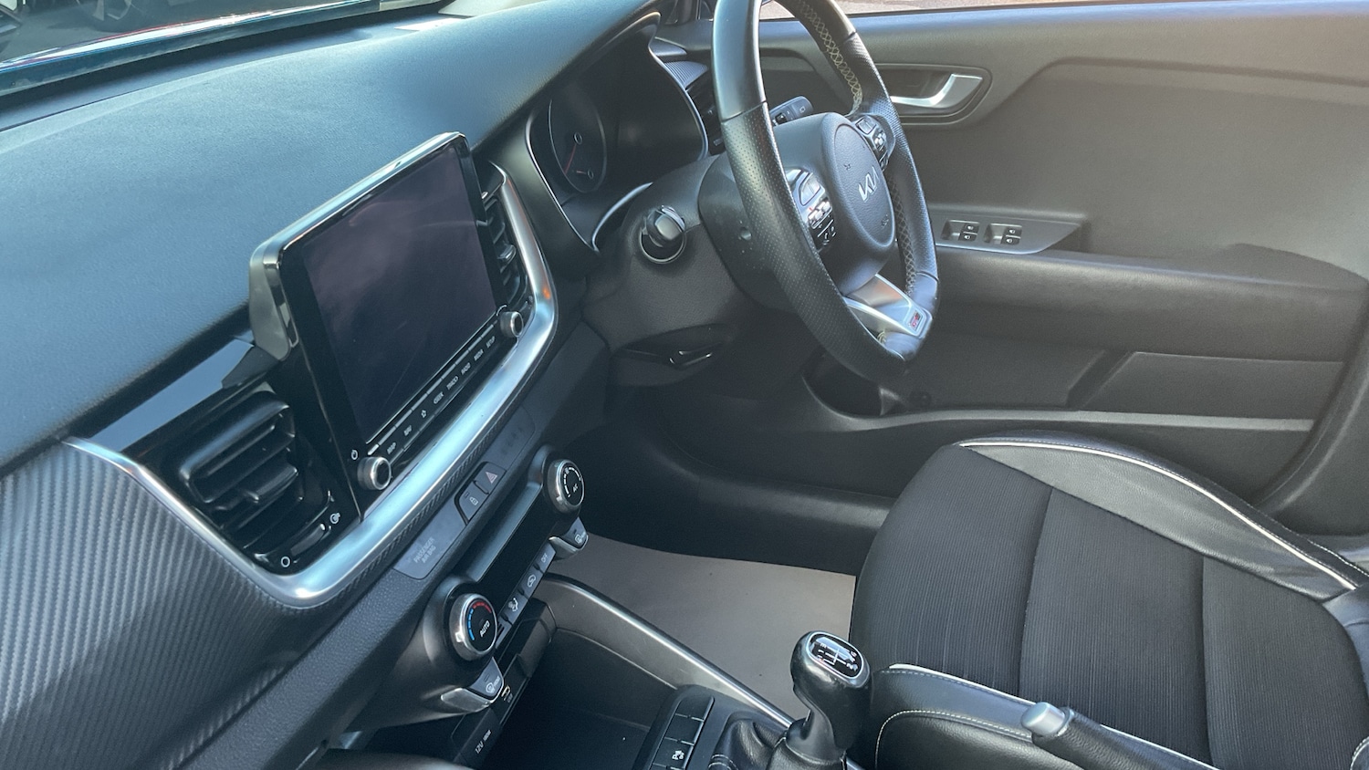 Used Kia Stonic 2022 for sale - 76762345: Photo 9