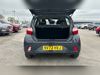 Used Hyundai i10 2023 for sale - 76207670: Photo