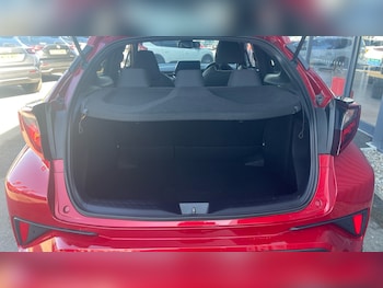 Used Toyota C-HR 2023 for sale - 78236486: Photo