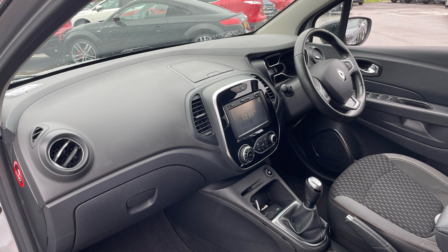 Used Renault Captur 2017 for sale - 76253082: Photo 9