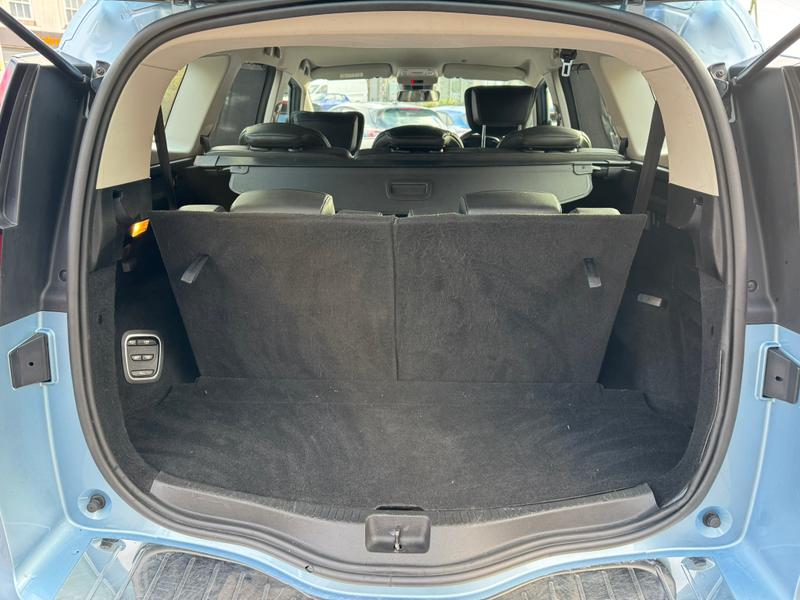 Used Renault Grand Scenic 2017 for sale - 77746824: Photo 11