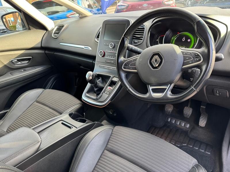 Used Renault Grand Scenic 2017 for sale - 77746824: Photo 23