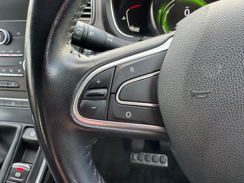 Used Renault Grand Scenic 2017 for sale - 77746824: Photo 26