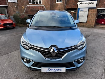 Used Renault Grand Scenic 2017 for sale - 77746824: Photo