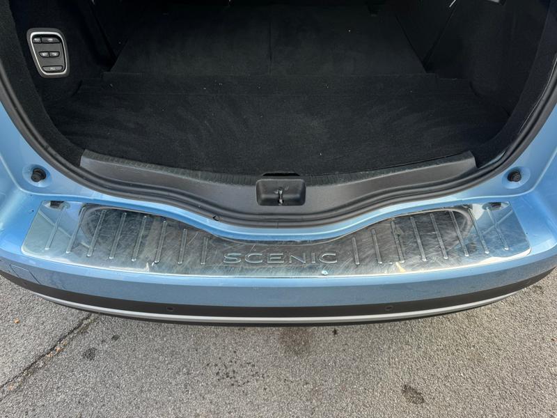 Used Renault Grand Scenic 2017 for sale - 77746824: Photo 9