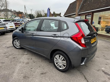 Used Honda Jazz 2017 for sale - 76945498: Photo