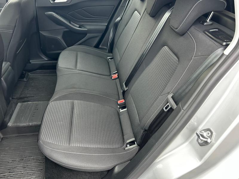 Used Ford Focus 2023 for sale - 76172632: Photo 12