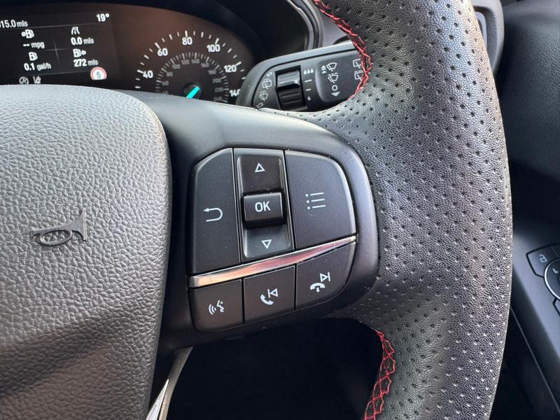 Used Ford Focus 2023 for sale - 76126494: Photo 21