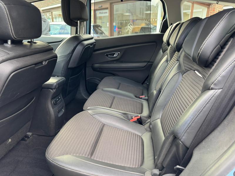 Used Renault Grand Scenic 2017 for sale - 76949050: Photo 14