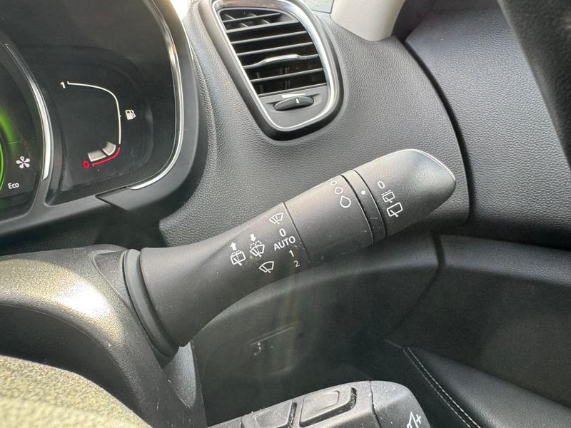 Used Renault Grand Scenic 2017 for sale - 76949050: Photo 28