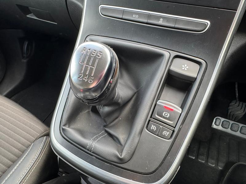 Used Renault Grand Scenic 2017 for sale - 76949050: Photo 30