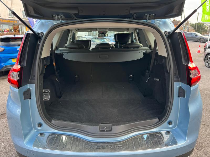 Used Renault Grand Scenic 2017 for sale - 76949050: Photo 8