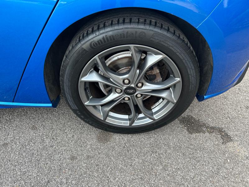 Used Ford Focus 2018 for sale - 76028276: Photo 5