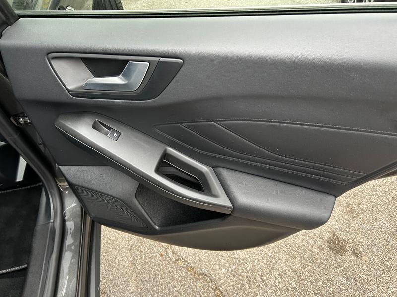 Used Ford Focus 2019 for sale - 76172607: Photo 9