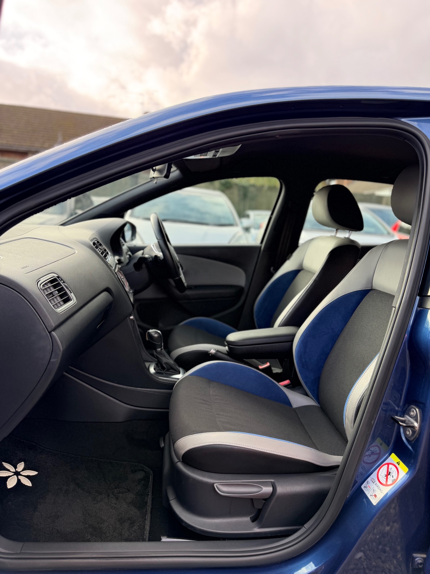 Used Volkswagen Polo 2014 for sale - 77213874: Photo 19