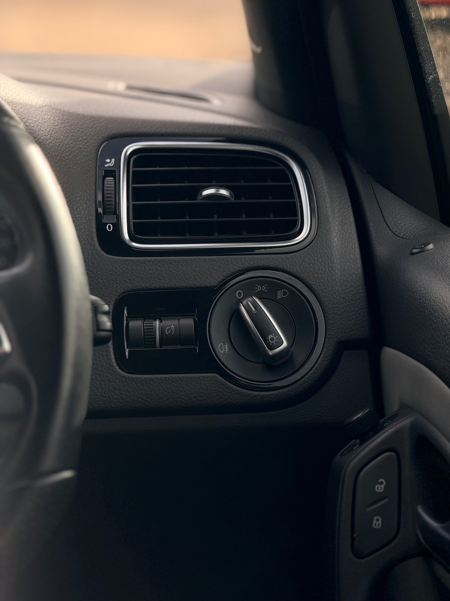 Used Volkswagen Polo 2014 for sale - 77213874: Photo 24