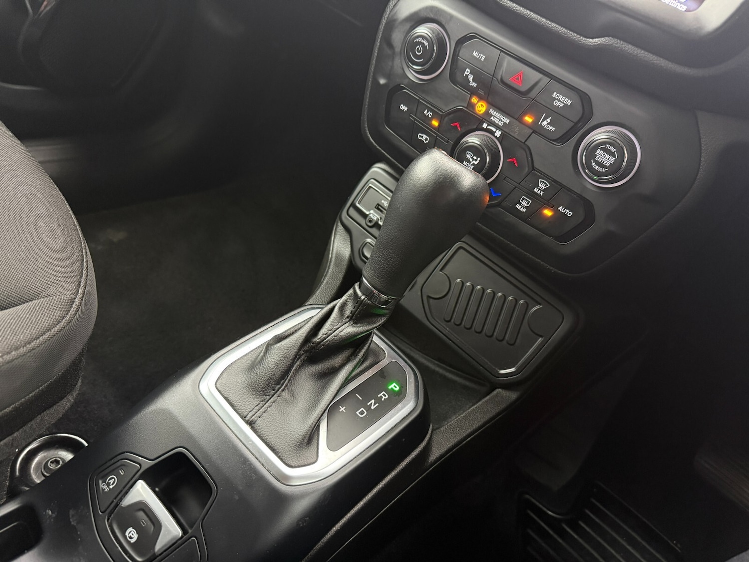 Used Jeep Renegade 2022 for sale - 77648047: Photo 25