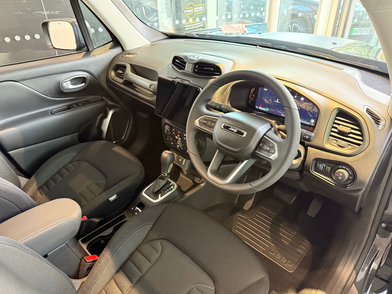 Used Jeep Renegade 2025 for sale - 77232130: Photo 8