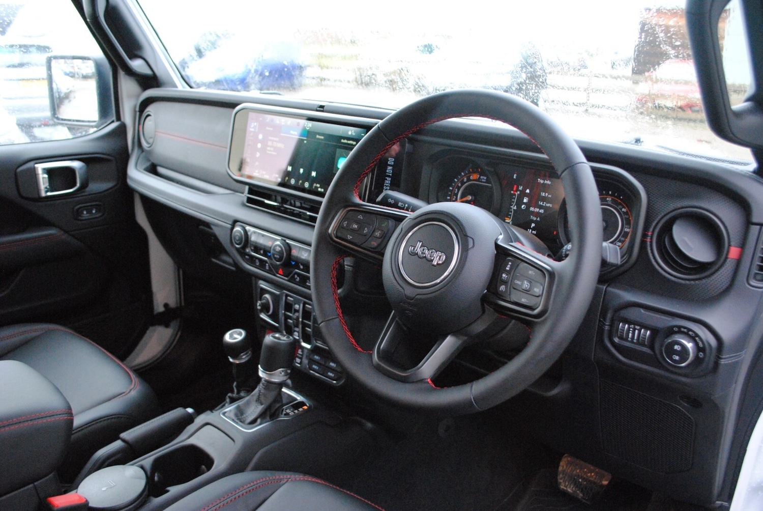 Used Jeep Wrangler 2024 for sale - 77740012: Photo 3