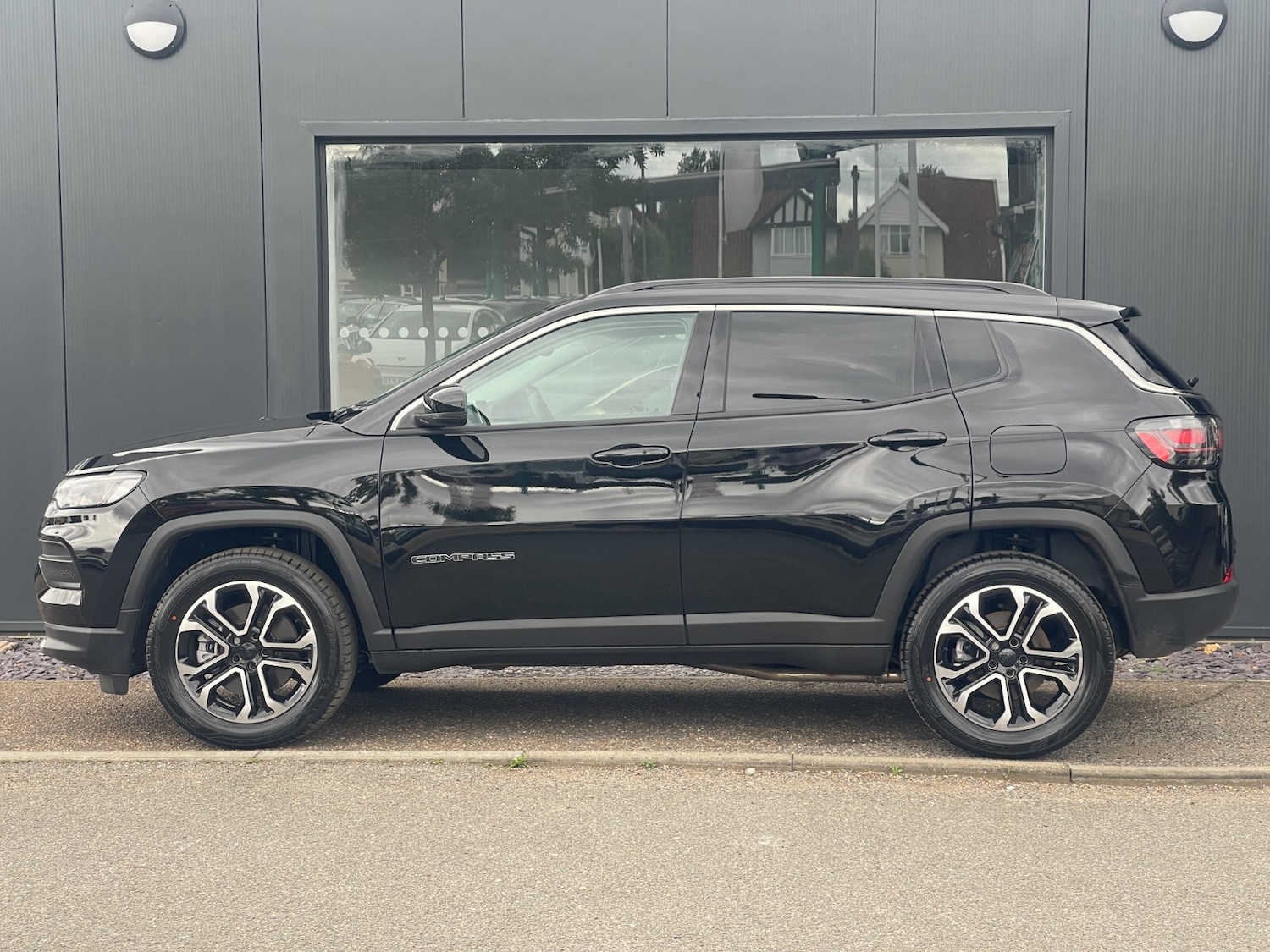 Used Jeep Compass 2023 for sale - 76868975: Photo 6