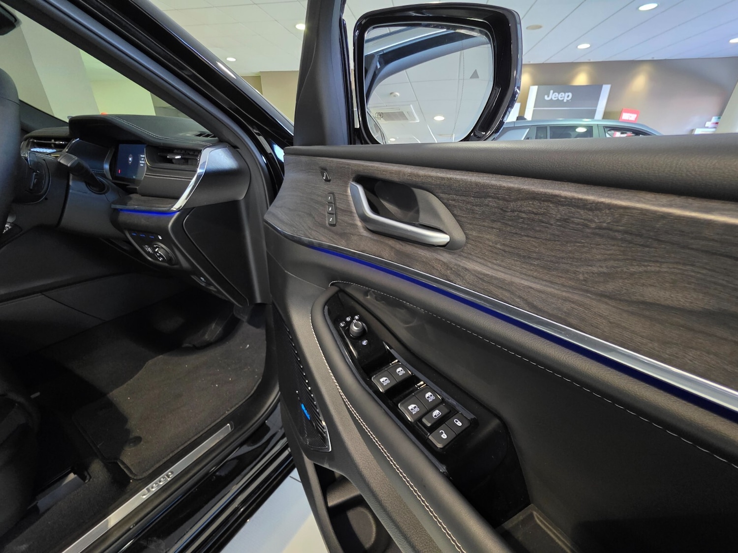 Used Jeep Grand Cherokee 2025 for sale - 76868503: Photo 32