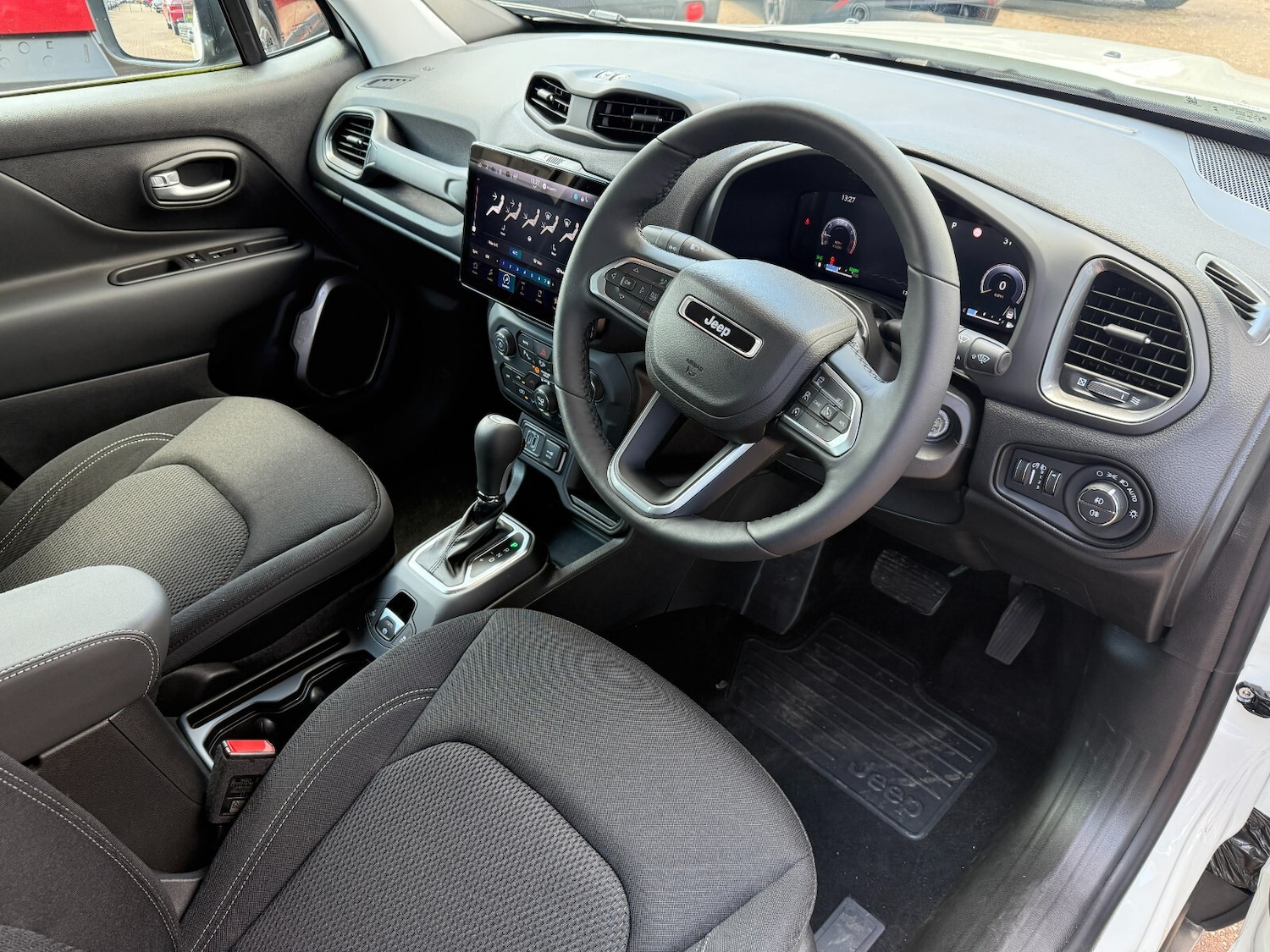 Used Jeep Renegade 2025 for sale - 76868493: Photo 22