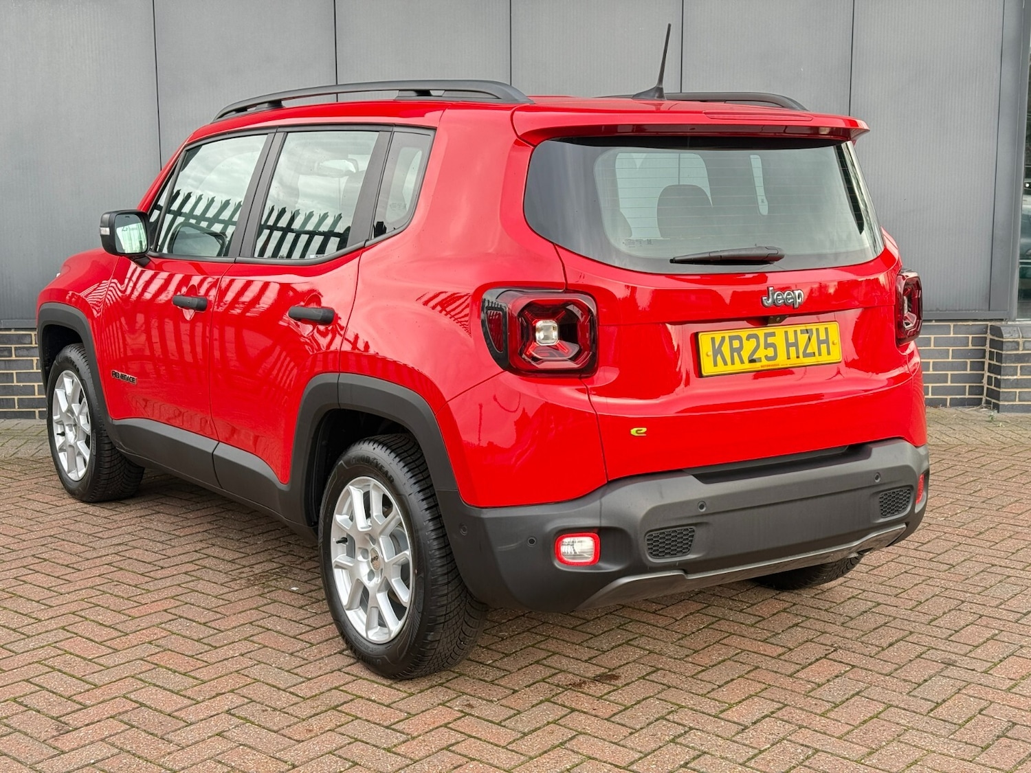 Used Jeep Renegade 2025 for sale - 76868493: Photo 7