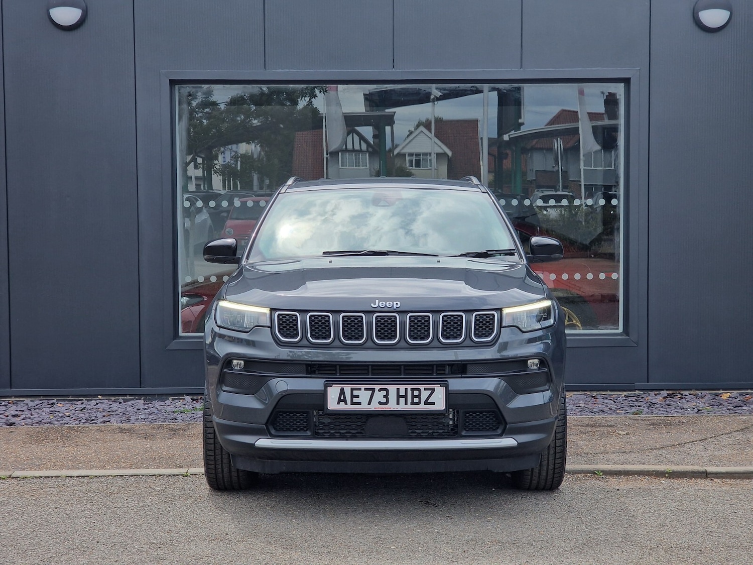 Used Jeep Compass 2023 for sale - 76868978: Photo 2