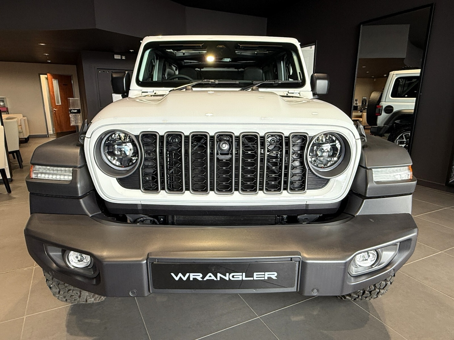 Used Jeep Wrangler 2025 for sale - 76442117: Photo 2