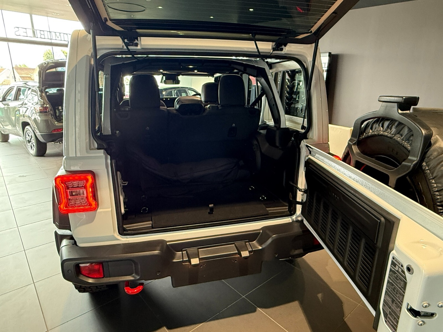 Used Jeep Wrangler 2025 for sale - 76442117: Photo 7