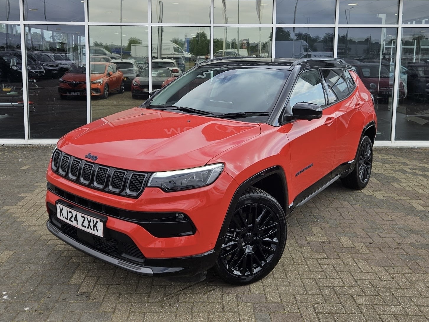 Used Jeep Compass 2024 for sale - 76487527: Photo 4