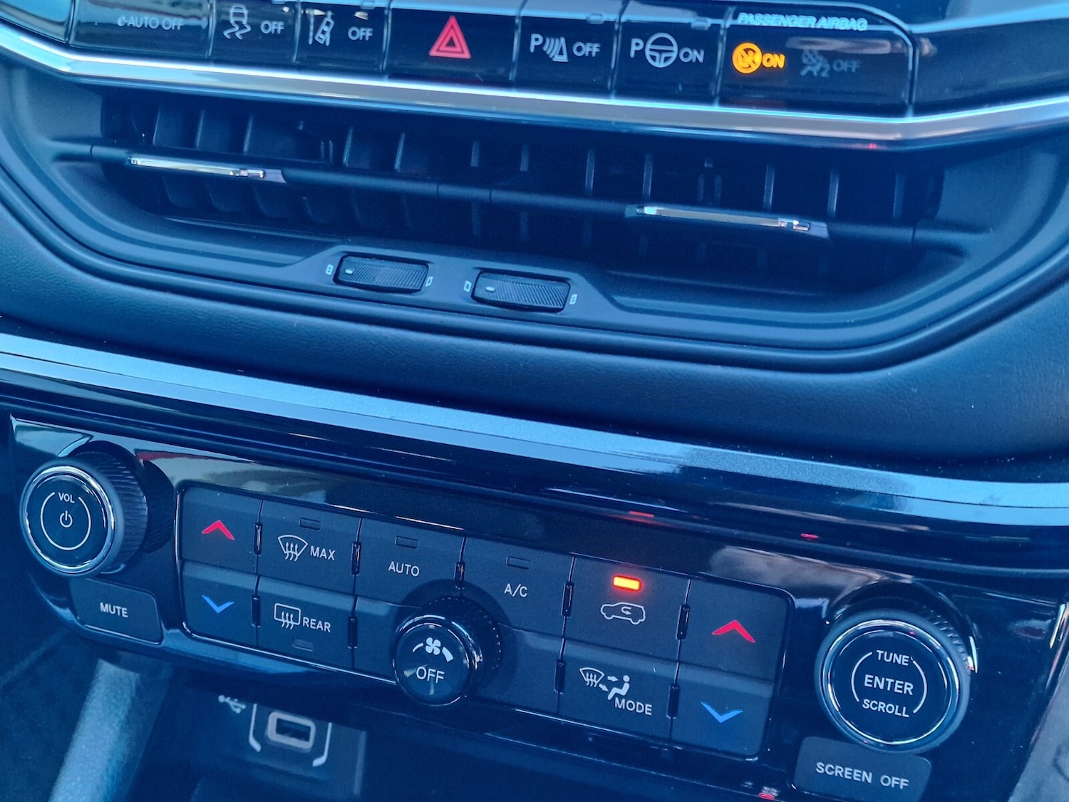 Used Jeep Compass 2024 for sale - 76868815: Photo 31