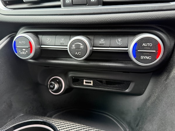 Used Alfa Romeo Giulia 2022 for sale - 76272959: Photo 31