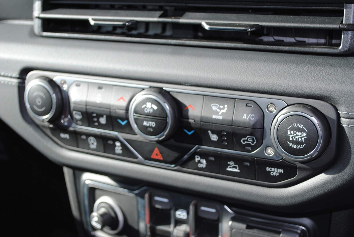 Used Jeep Wrangler 2024 for sale - 76868925: Photo 35