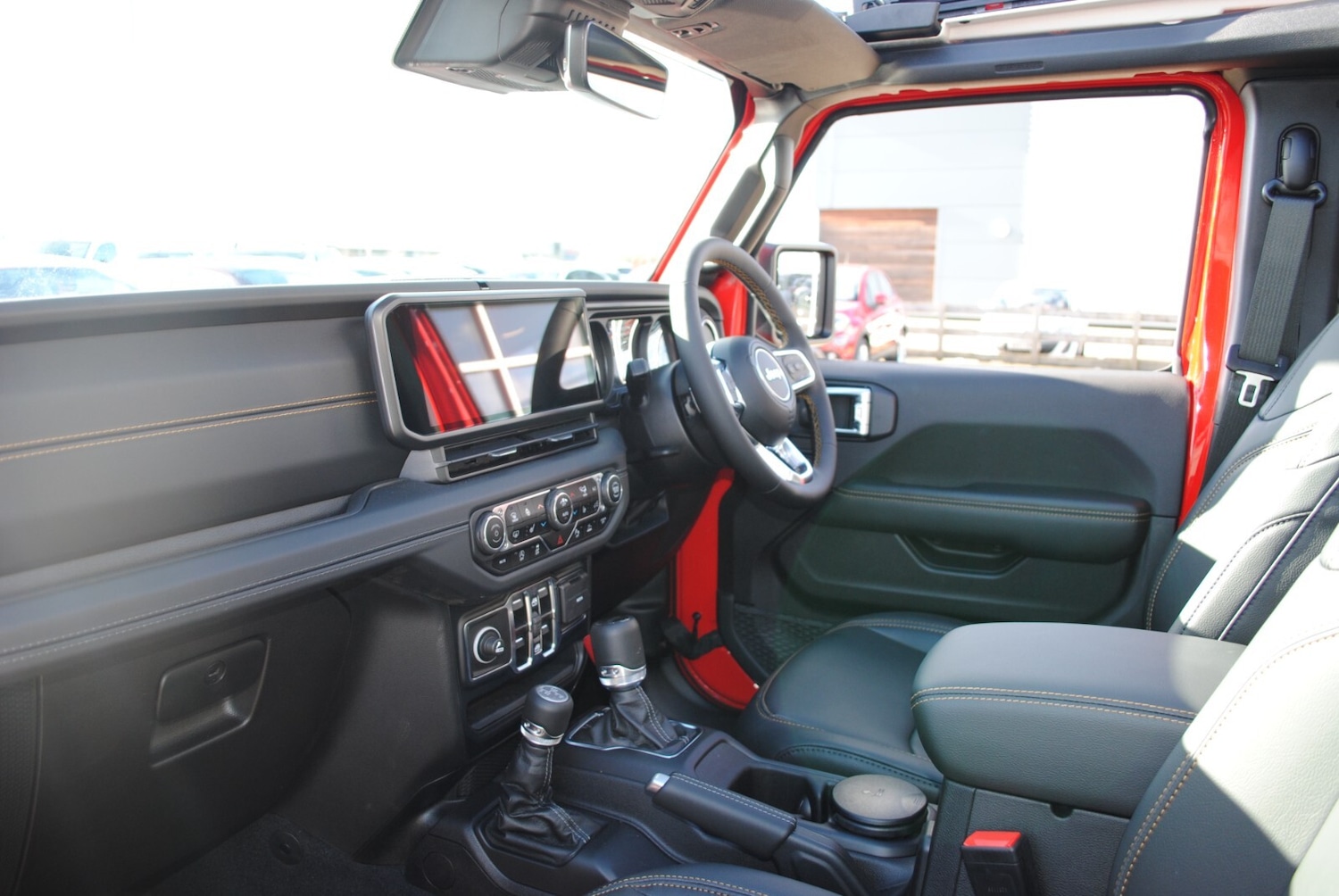 Used Jeep Wrangler 2024 for sale - 76868925: Photo 4