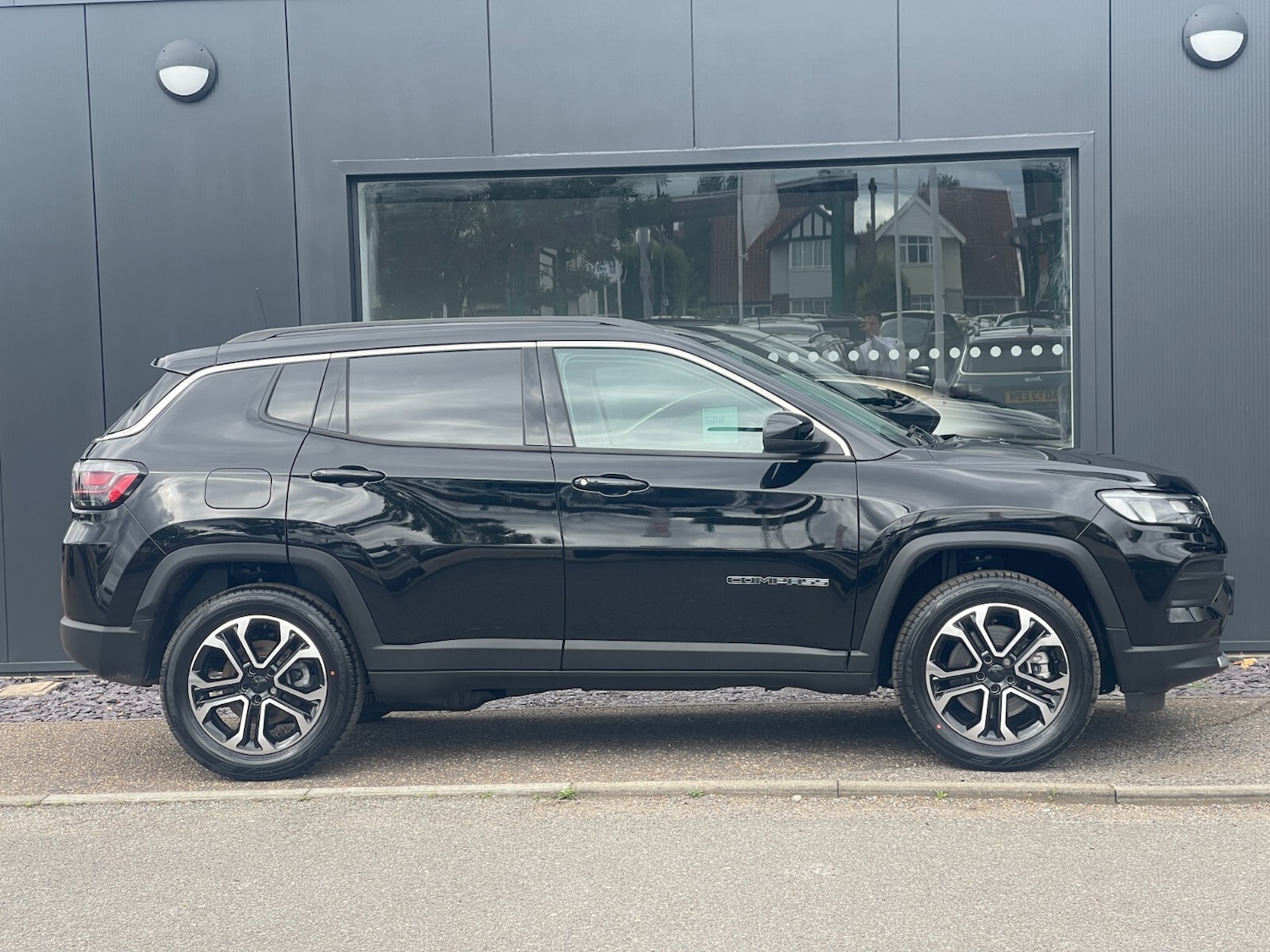 Used Jeep Compass 2023 for sale - 76487493: Photo 2