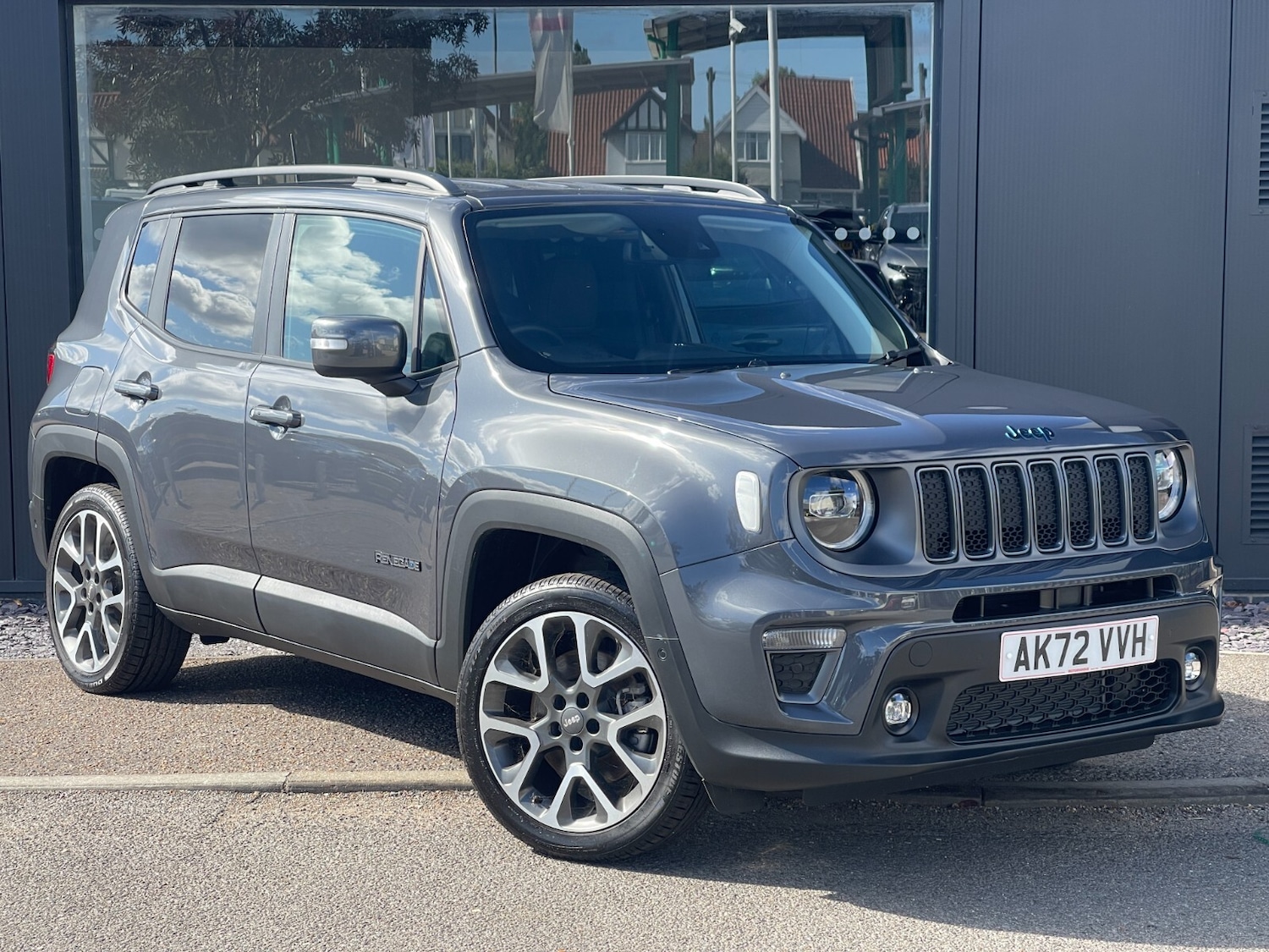 Used Jeep Renegade 2023 for sale - 76868799: Photo 1