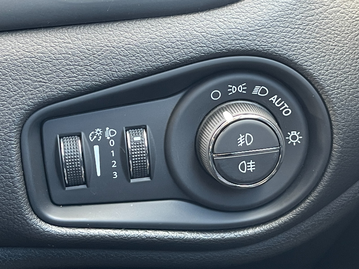 Used Jeep Renegade 2023 for sale - 76868799: Photo 24