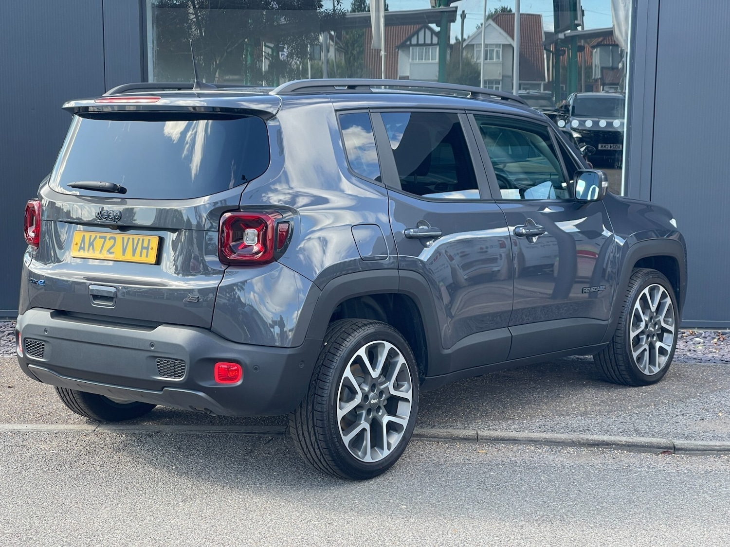 Used Jeep Renegade 2023 for sale - 76868799: Photo 3