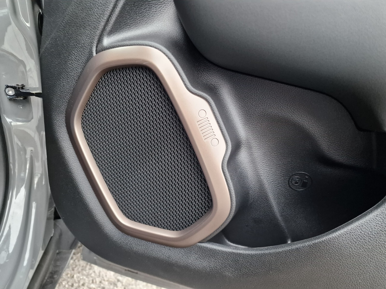 Used Jeep Renegade 2023 for sale - 76868860: Photo 25