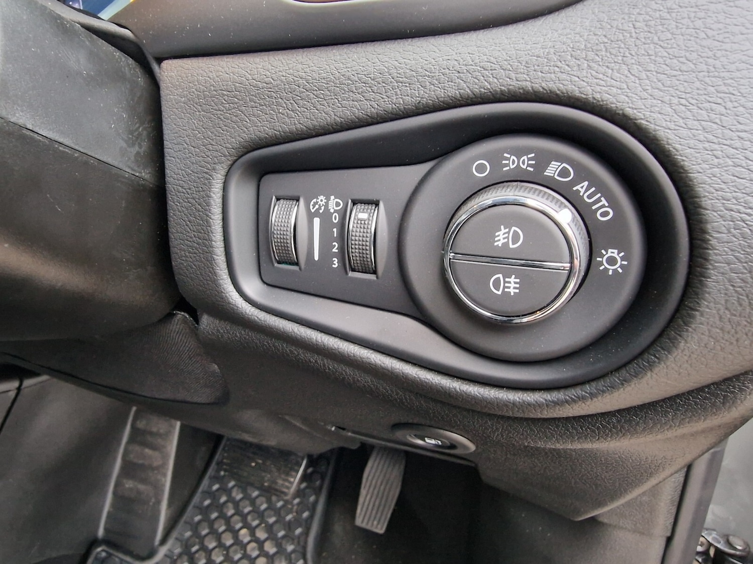 Used Jeep Renegade 2023 for sale - 76868860: Photo 27