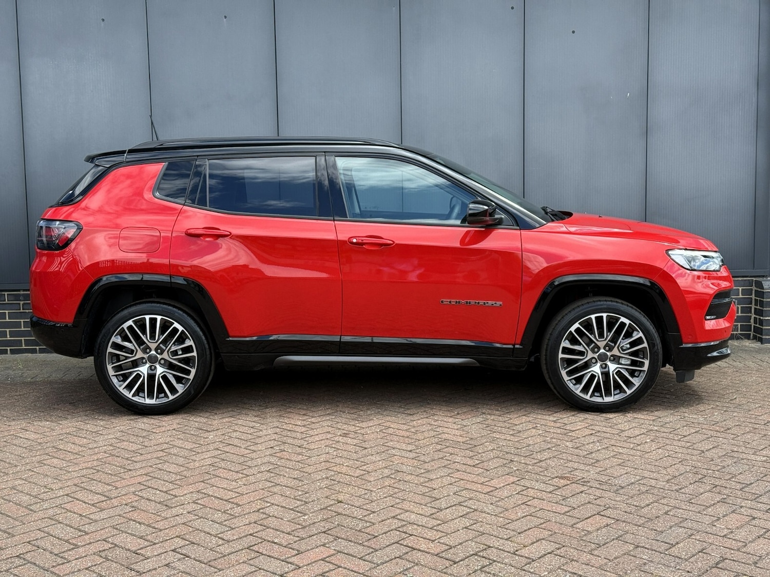 Used Jeep Compass 2025 for sale - 76868494: Photo 4