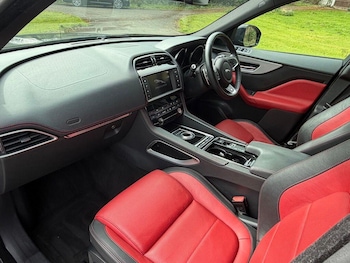 Used Jaguar F-Pace 2017 for sale - 78244982: Photo