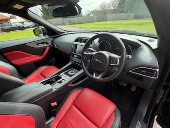 Used Jaguar F-Pace 2017 for sale - 78244982: Photo